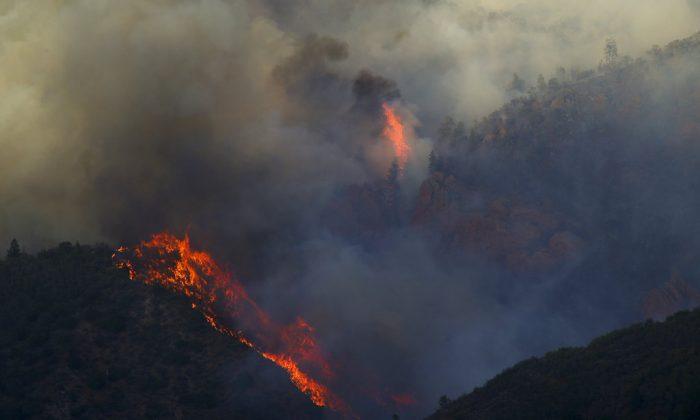 Western Wildfires Force Evacuations of Hundreds of Homes