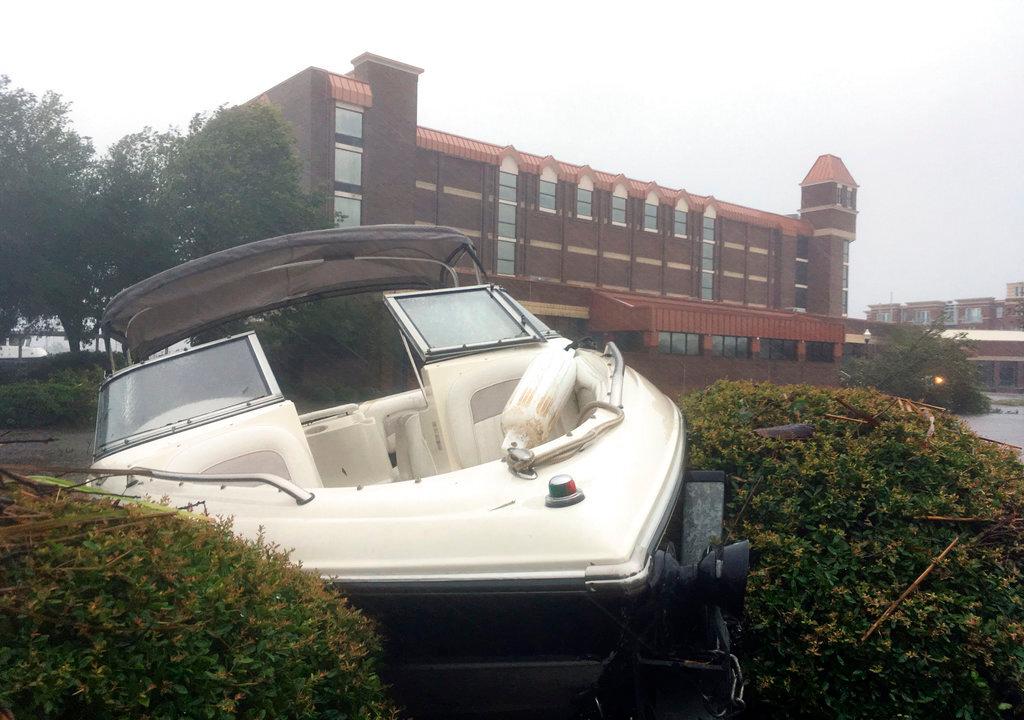 4 Dead as Hurricane Florence Drenches the Carolinas