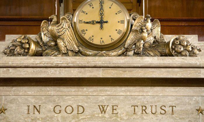 ‘In God We Trust’ Signs Returning to More and More Public Schools and Spaces