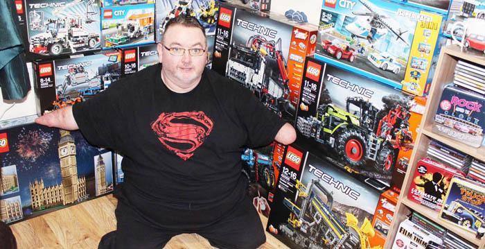 Man Born With No Hands Constructs Incredible Lego Models