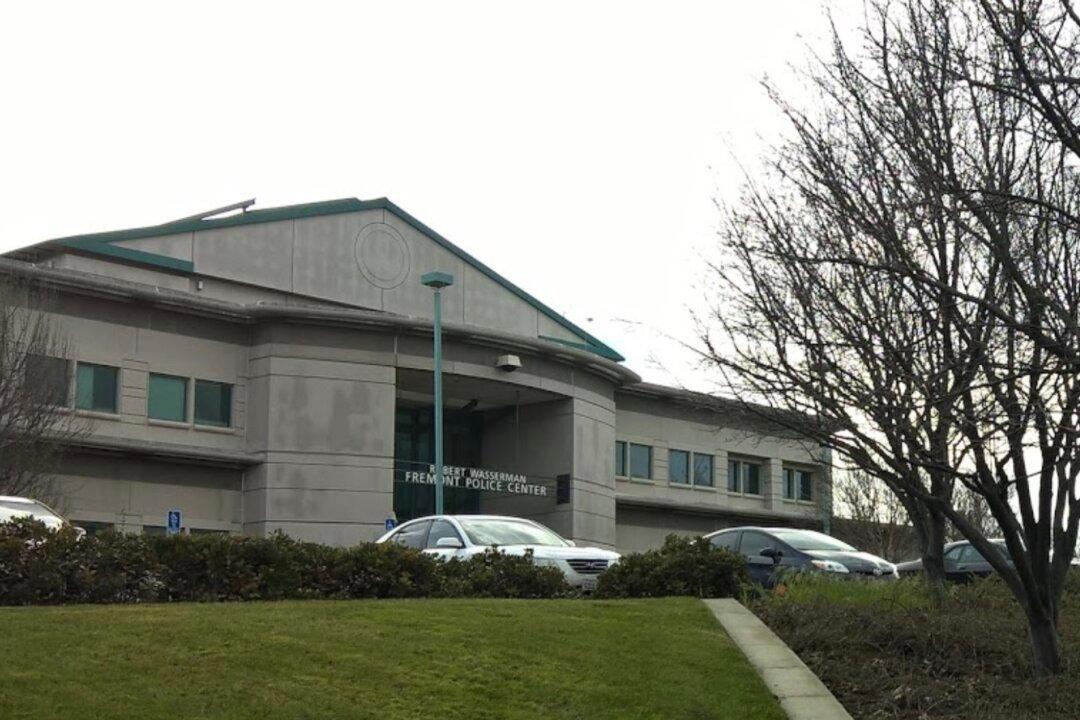 Police Seek ID of Pump Skimming, ATM Crimes Suspect Caught on Video