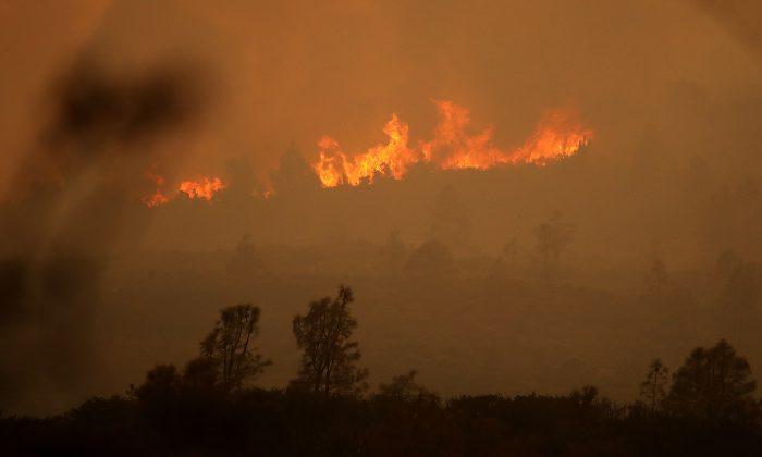 Uncontained Fire in Southern California Forces Nearly 8,000 to Evacuate