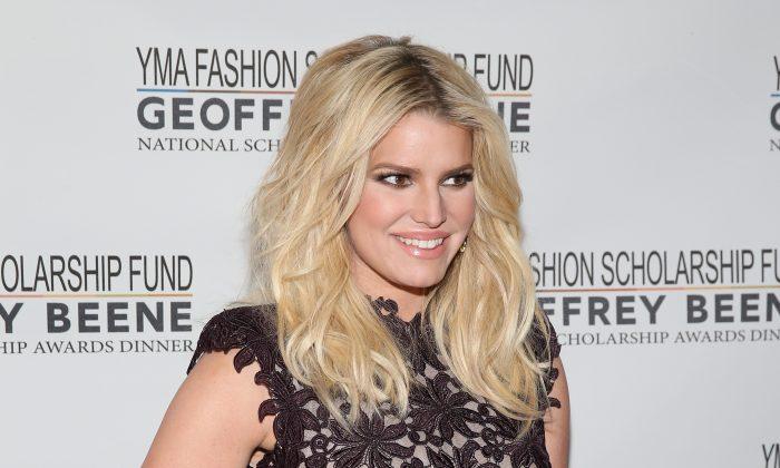 Jessica Simpson Says She Lost 100 Pounds Months After Giving Birth