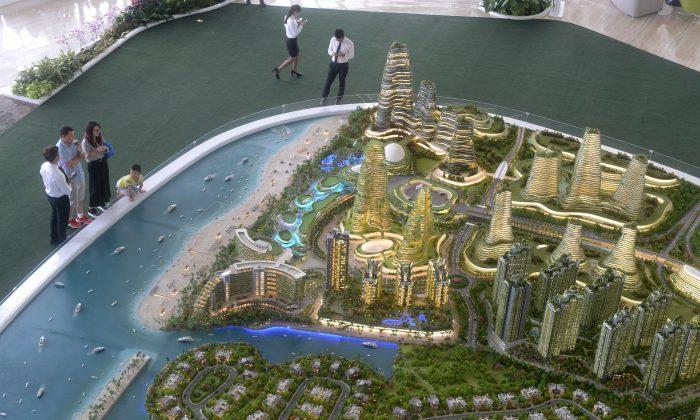 Malaysia May Limit Foreign Residents in $100B Development Near Singapore