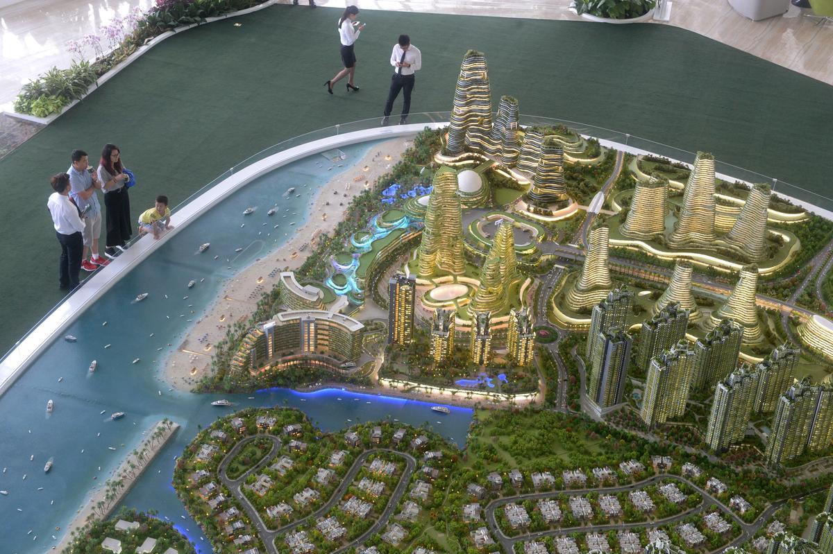 Malaysia May Limit Foreign Residents in $100B Development Near Singapore