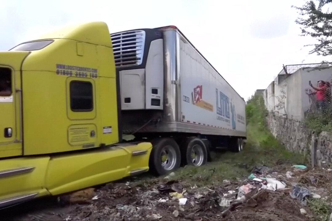 Second Mexican Official Fired Over Scandal of Bodies Stored in Truck