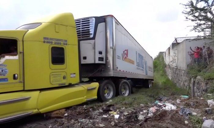 Second Mexican Official Fired Over Scandal of Bodies Stored in Truck