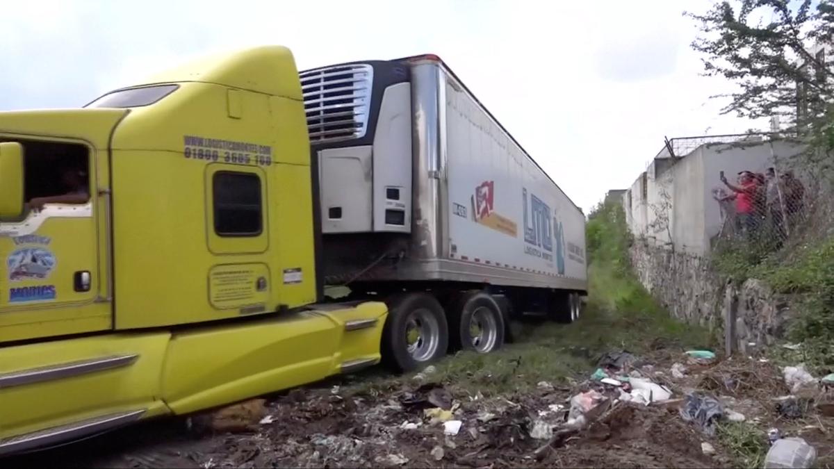 Second Mexican Official Fired Over Scandal of Bodies Stored in Truck
