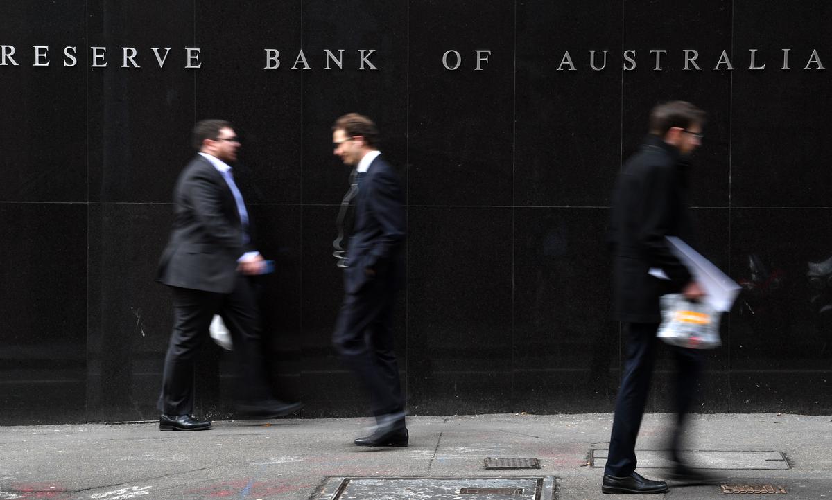 Australian Economists and RBA Remain Divided on First Cash Rate Hike