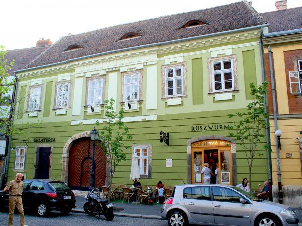 Café Ruszwurm dates back to 1827. (Хомелка/Wikimedia Commons)