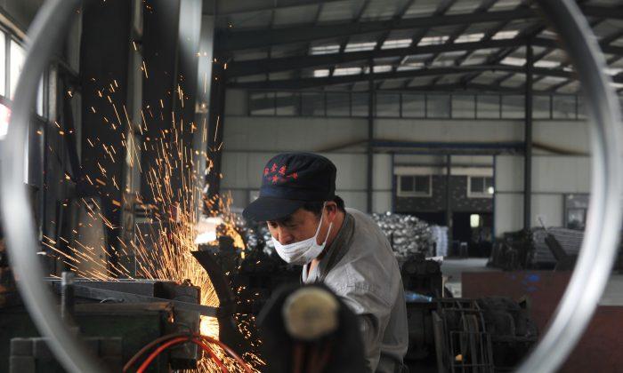 China Could Repeat 2015’s Economic Shock, Report Finds