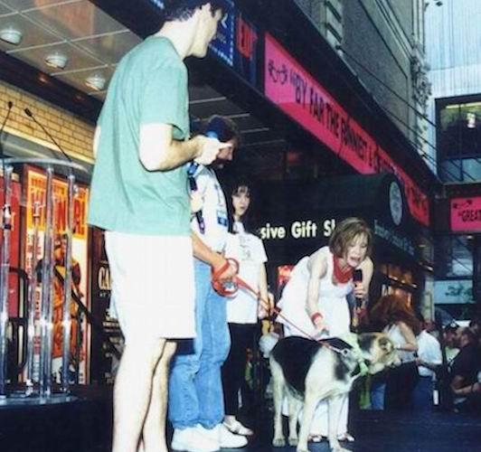 Duchess on stage with actress Mary Tyler Moore at the second Broadway Barks event. (Courtesy of Doreen Eiseman)