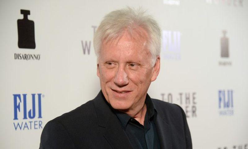 James Woods, the longtime actor and outspoken conservative, said he’s refusing to delete a meme that he claims got him banned from Twitter. (Jason Merritt/Getty Images)