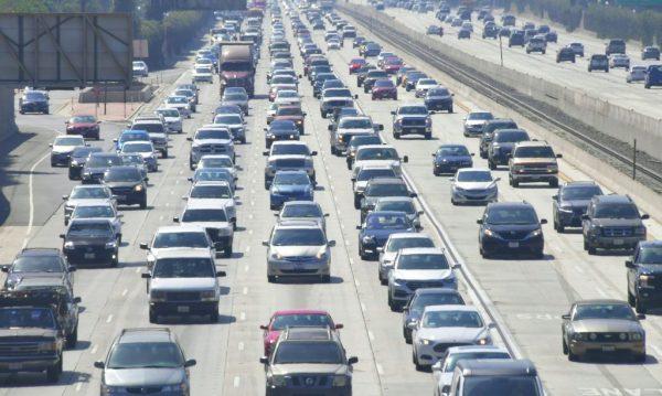Cars drive on a congested freeway in Los Angeles on Aug. 28, 2018. (Frederic J. Brown/AFP/Getty Images)