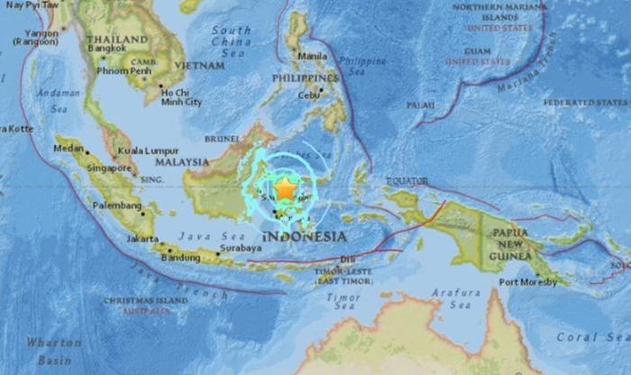 Video: Tsunami Hits Indonesia After 7.5 Magnitude Earthquake