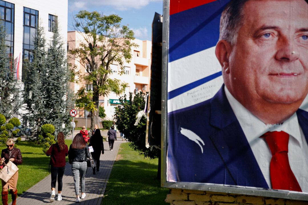Bosnians Fear for Economy as Ethnic Divisions Dominate Election Agenda