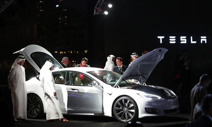 Who Drives Electric Cars in Dubai? The Government and the Rich