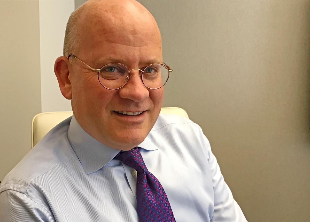 General Electric Replaces CEO With Outsider, Shares Soar