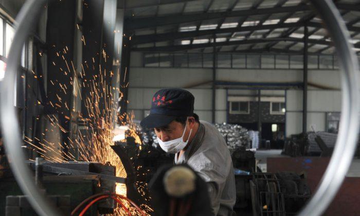 China Slashes Steel, Textile Tariffs Amid Trump Pressure