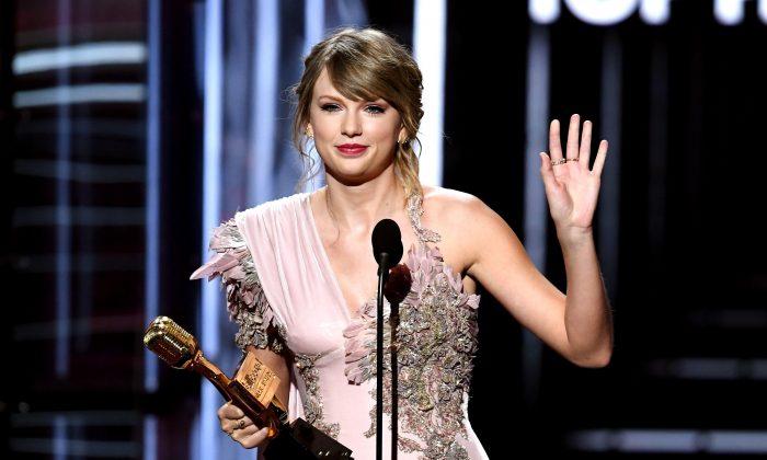 Taylor Swift Will Open 2018 American Music Awards