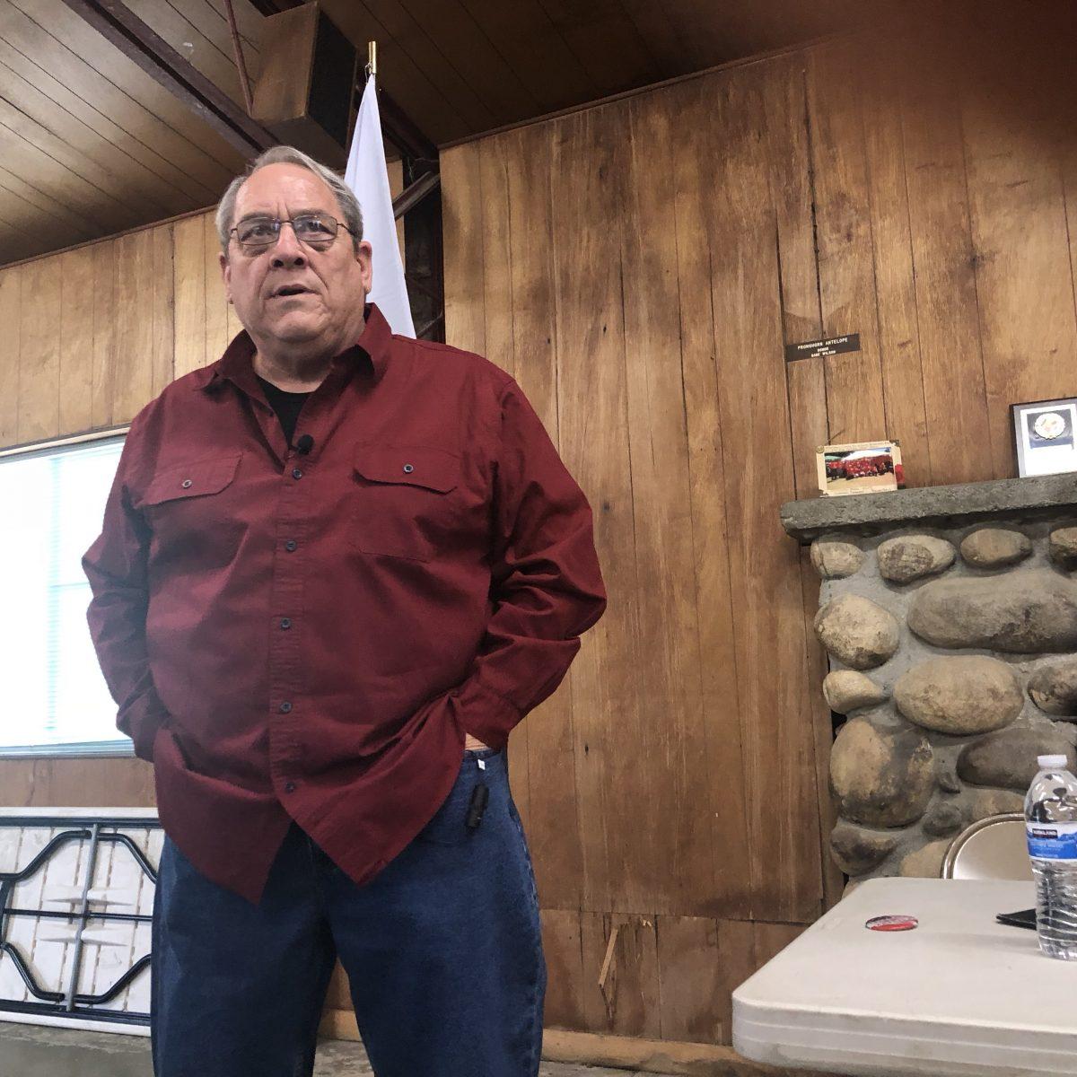 Paul Preston, founder of the New California movement, spoke to the Mariposa County New California Town Hall meeting in Mariposa County, California on Sept. 27. (Nathan Su/The Epoch Times).