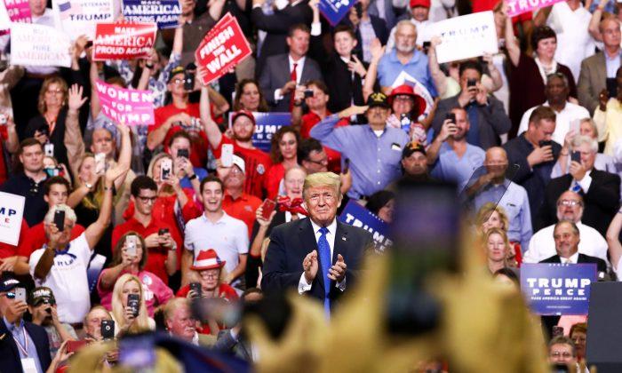In Photos: Trump Rally in Southhaven, Mississippi
