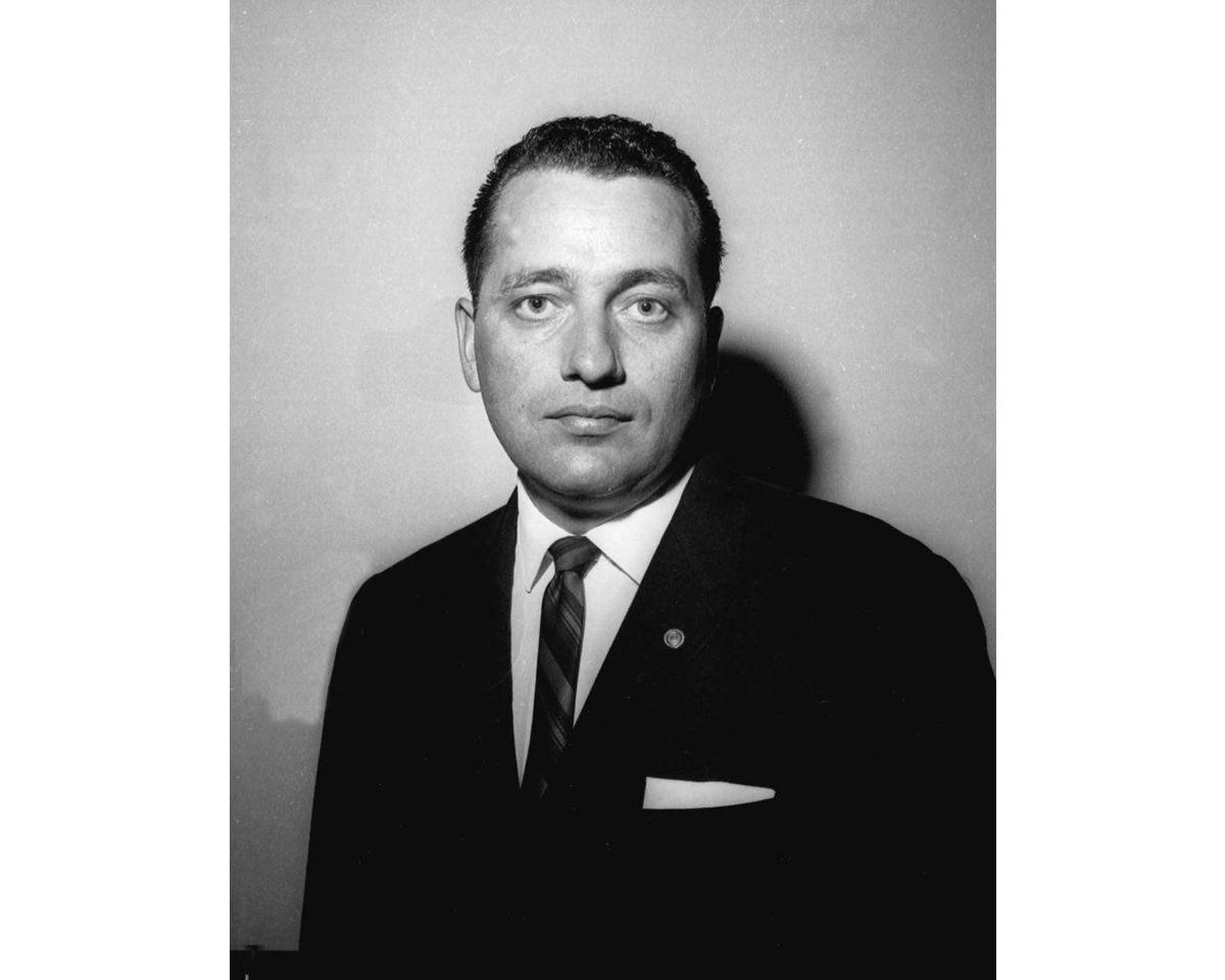 North Dakota Honors Agent Who Tried to Shield Kennedys