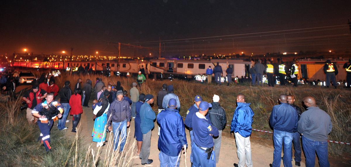 South Africa Train Collision Injures 320 People