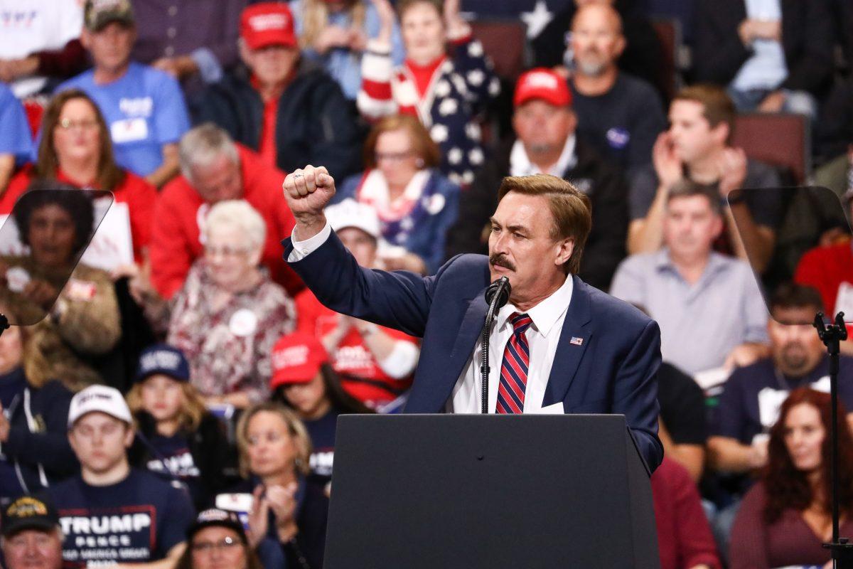 Mike Lindell, the "Pillow Guy," speaks at a Make America Great Again rally in Rochester, Minn., on Oct. 4, 2018. (Charlotte Cuthbertson/The Epoch Times)