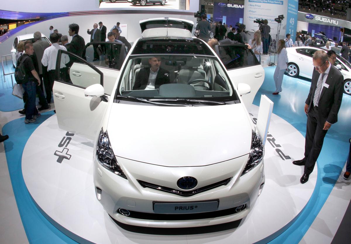 Toyota Recalls 2.4 Million Hybrids Due to Stalling Problems