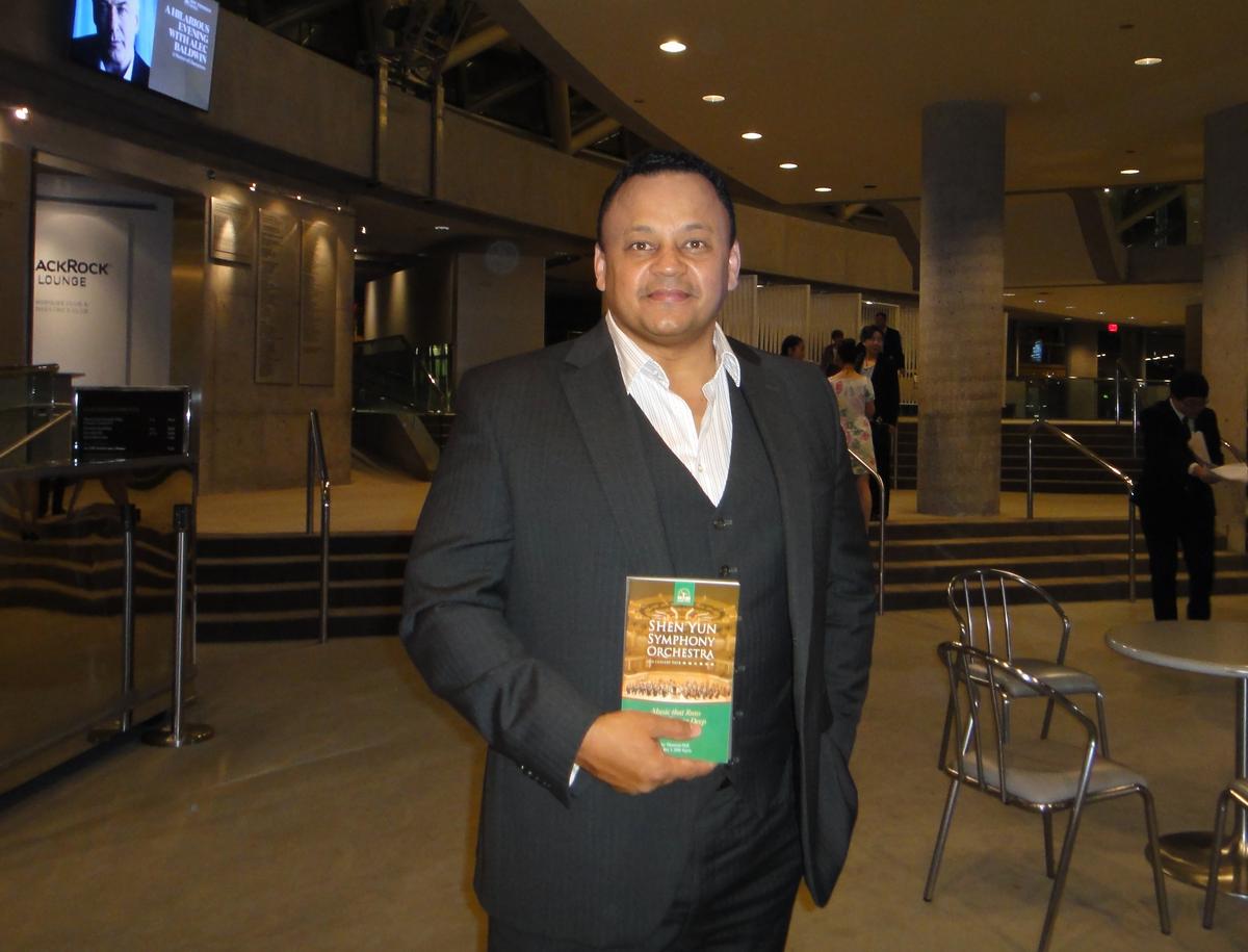 Shen Yun Musicians Play ‘Like Angels’