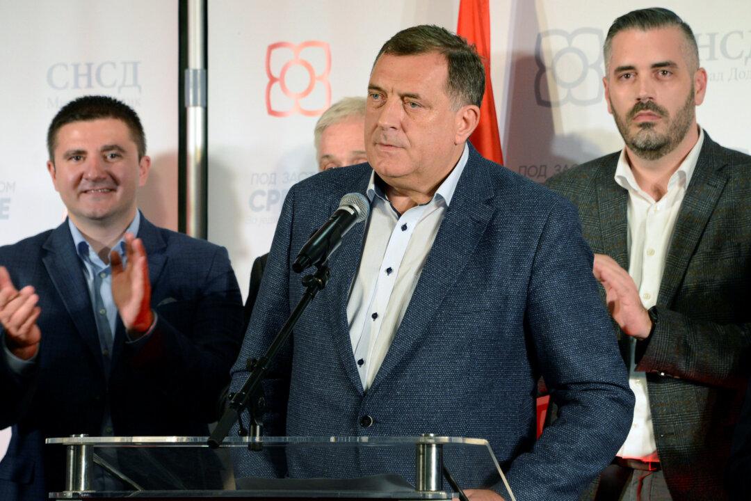 Nationalist Serb, Bosniak Leaders Win Bosnia’s Presidential Vote