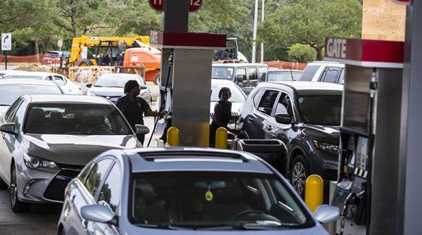Drivers line up for gasoline in Tallahassee, Florida as Hurricane Michael bears down on the northern Gulf coast of Florida on October 8, 2018. (Mark Wallheiser/Getty Images)