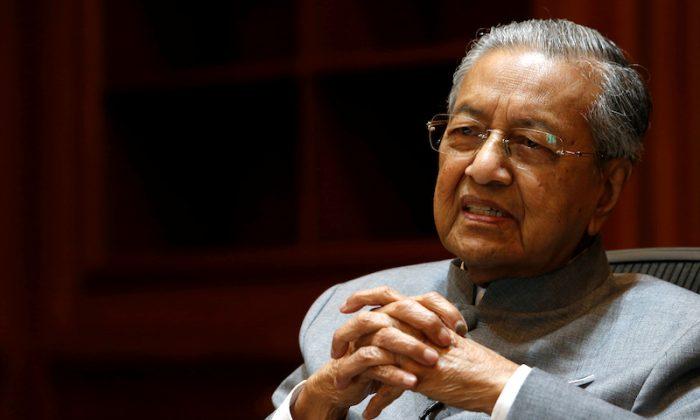 Malaysian PM Mahathir Sends Resignation Letter to King