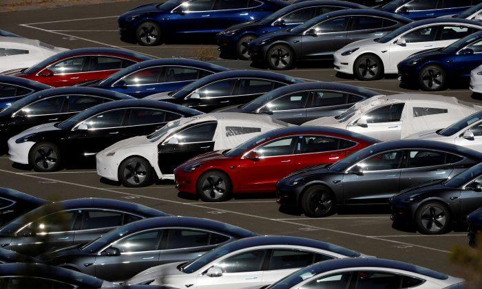US Agency Says Tesla Safety Claim Goes Beyond Its Analysis