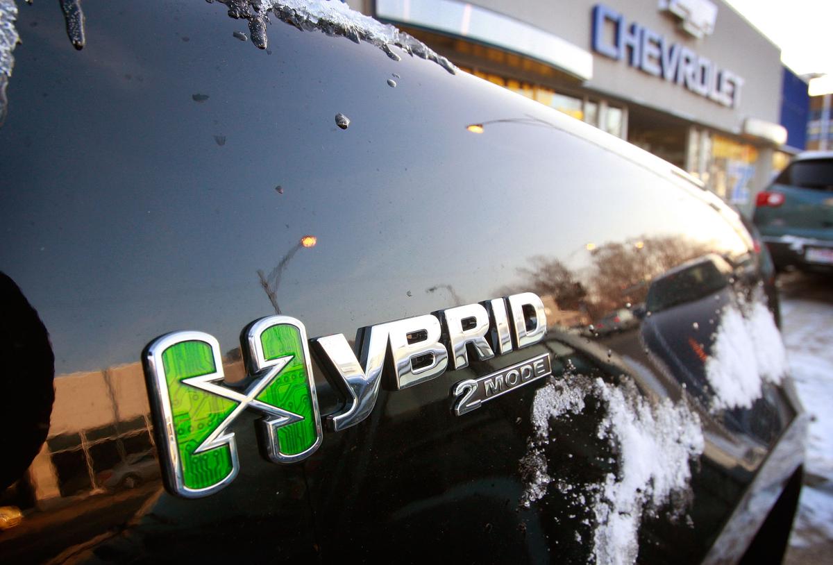 UK to Cut Hybrid Car Subsidies