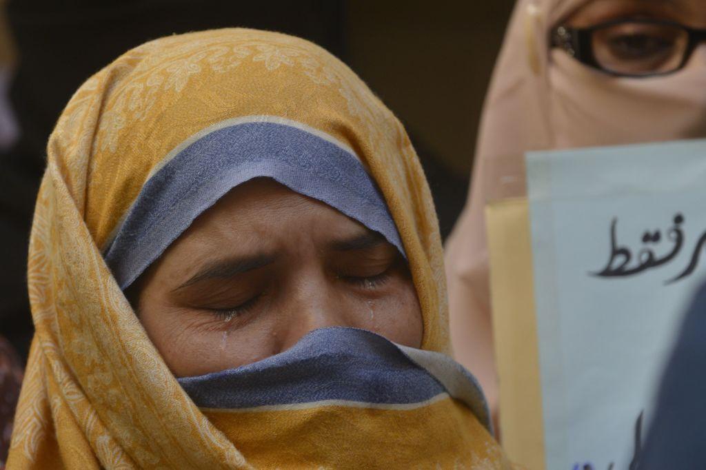 Nusrat Bibi, the Pakistani mother of Zainab Ansari, 6, who was found raped and murdered, weeps during a protest outside their home in Kasur in Pakistan's Punjab Province on Jan. 12, 2018. (Arif Ali/AFP/Getty Images)