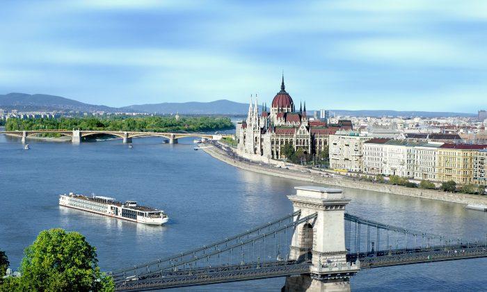 Riverboat Cruise to Beautiful Budapest