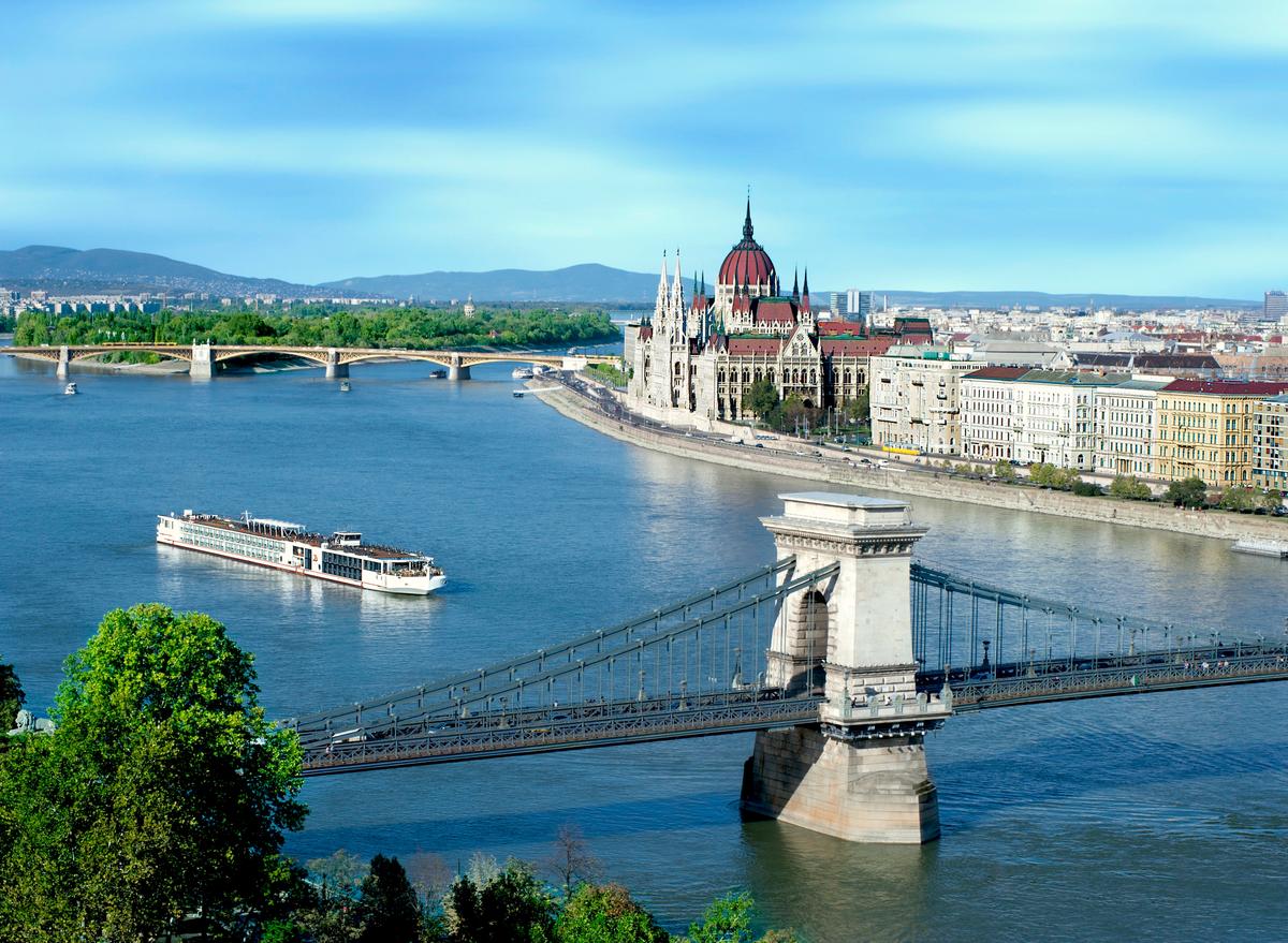 Riverboat Cruise to Beautiful Budapest