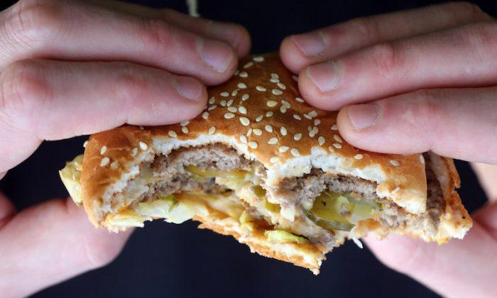 ‘Do Not Serve This Man’: Personal Trainer Bans Obese Client From Fast Food Stores