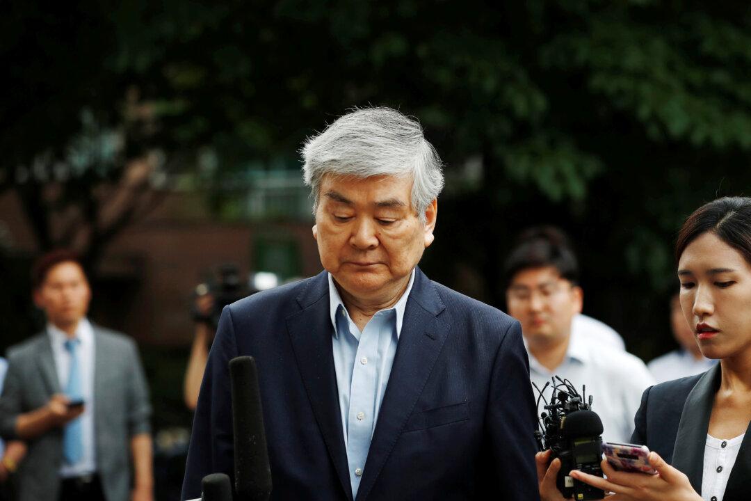 Korean Air Chief Indicted on Embezzlement, Other Charges: Prosecutors