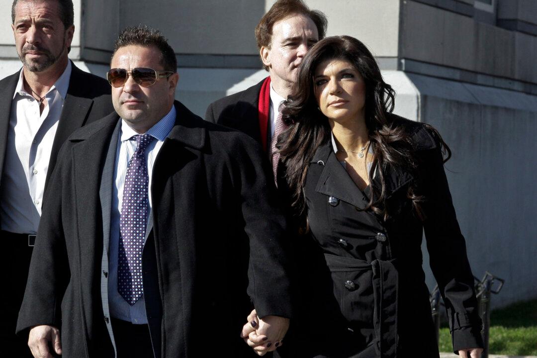 Joe Giudice’s Wife and Daughter Speak Out on Deportation News