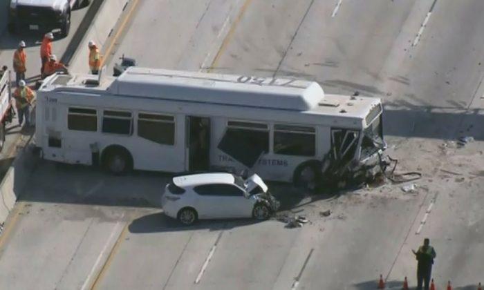 Video: Dozens Injured When Bus Loses Control, Crashes in Traffic