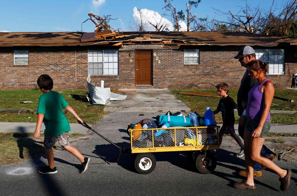 In Florida, Families Seeking the Missing Amid Storm Damage