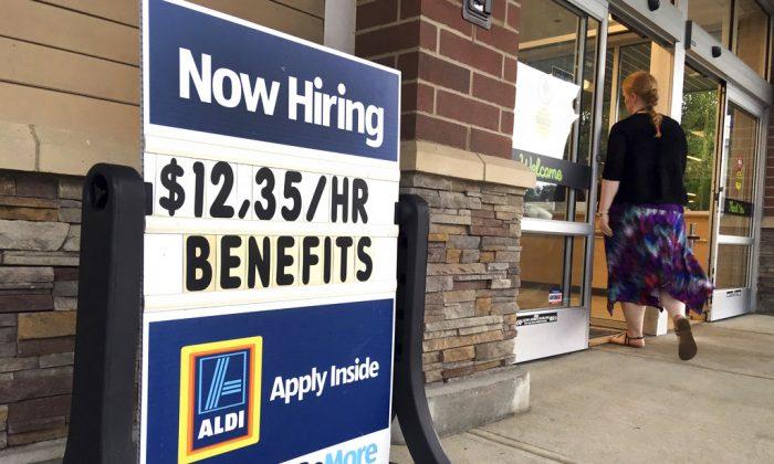 US Employers Post Record Number of Open Jobs in August