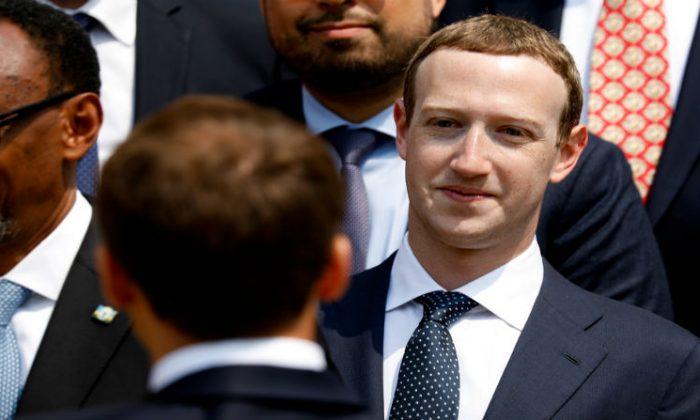 Facebook Shareholders Back Proposal to Remove Zuckerberg as Chairman
