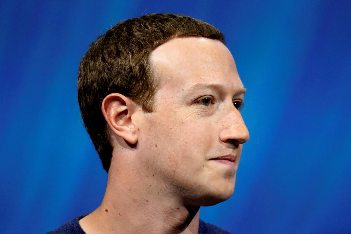 At Facebook, Public Funds Join Push to Remove Zuckerberg as Chairman