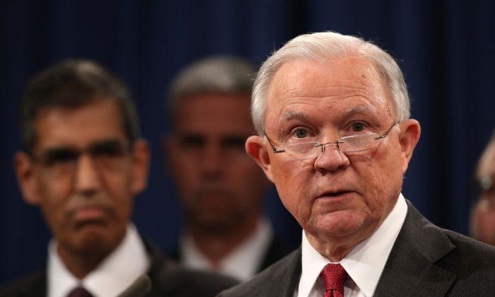Sessions Calls on Chicago Lawmakers to Spike Consent Decree as ‘Insult’ to Police
