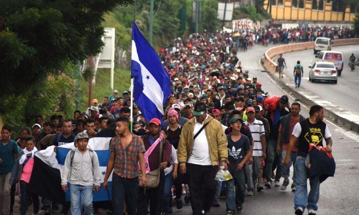 As Many as 14,000 Heading to United States in Migrant Caravans: Report