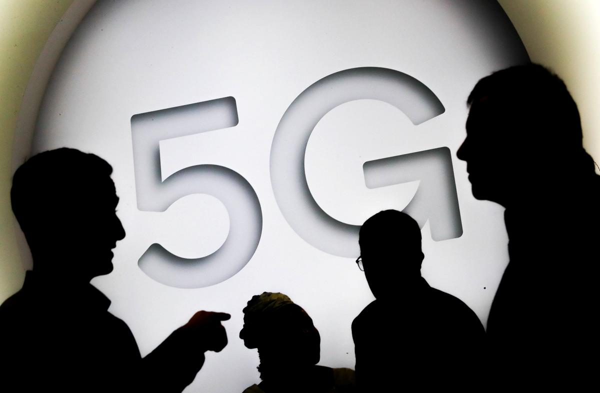 Trump Orders Creation of Wireless Spectrum Strategy as 5G Race Looms